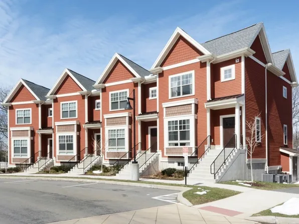 2009 Symmes Cir #2009, Arlington, MA 02474