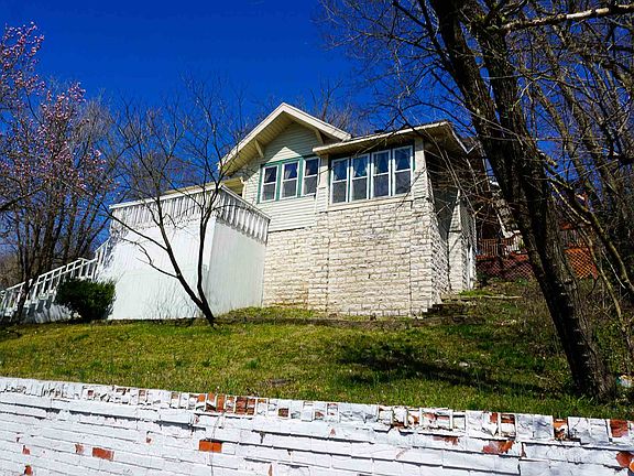3rd image of 109 W Hillside Ave