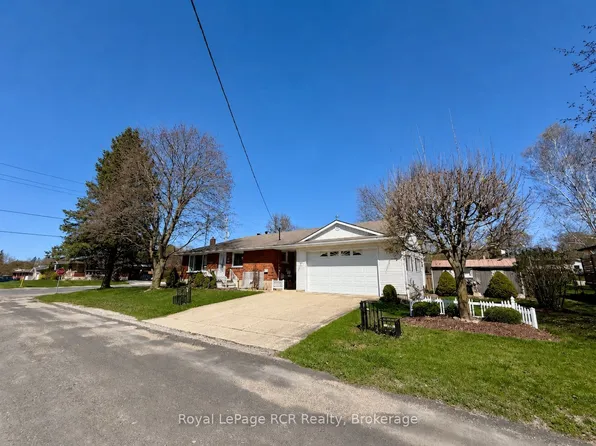 281 13th Ave, Hanover, ON N4N 2V9