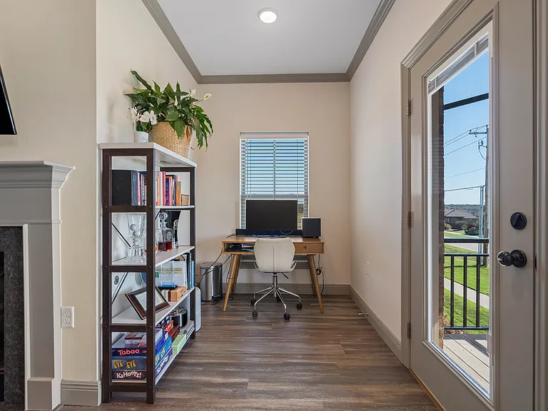 9219 Ra Young Jr Dr — Photo 10
