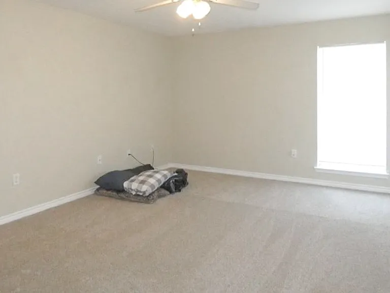 825 Huddleston Dr — Photo 7