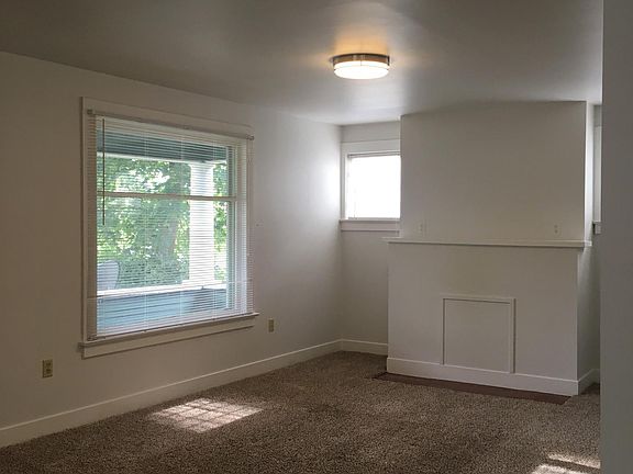 4th image of 1024 W Jackson Ave #A