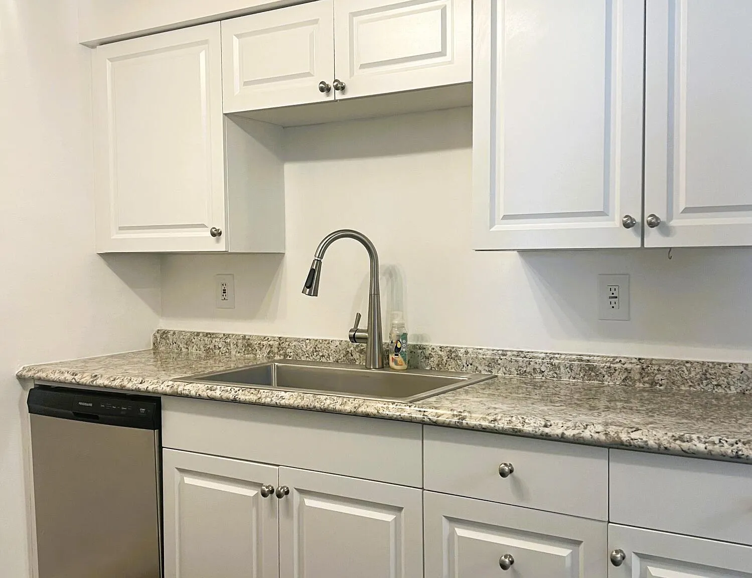 1 bed, 1.5 bath, 760 sqft, $1,500 — Photo 3