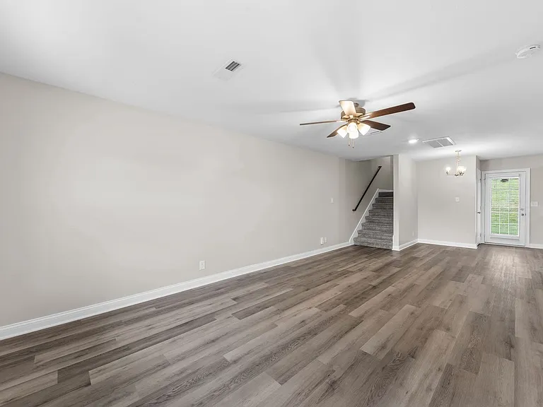 840 Lillian Grace Dr — Photo 6