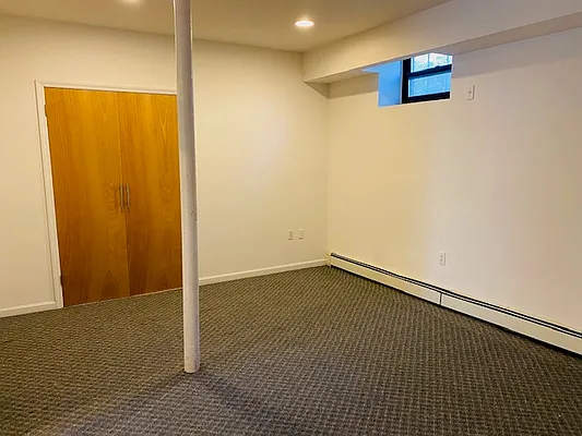 Rented by Bank Neary | media 18