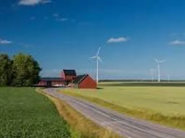 5372 Lake Shore Dr, Weidman, MI 48893