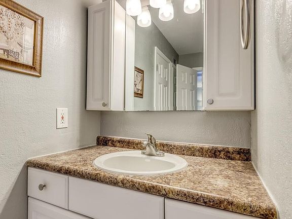 5th image of 4000 Gulf Terrace Dr #5