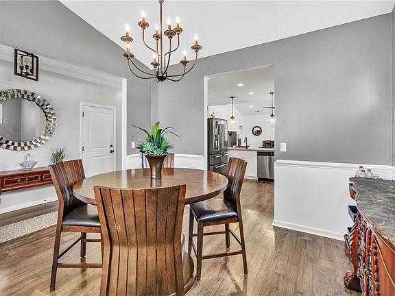 5th image of 105 Arbor Woods Ln