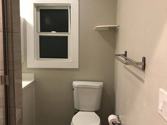 5th image of 682B 62nd St #682-B