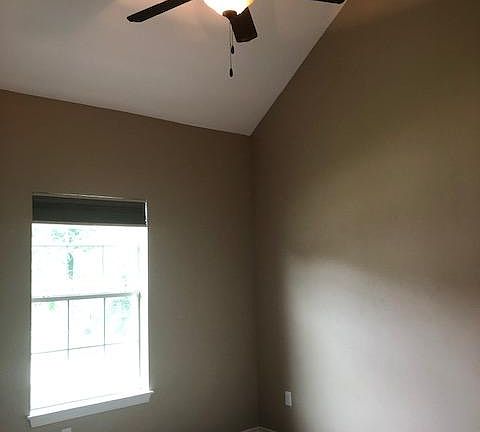 5th image of 112 Winchester Pl