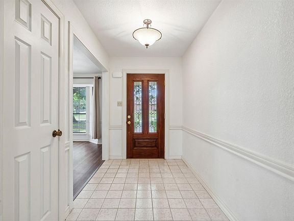 4th image of 105 Tanglewood Ln