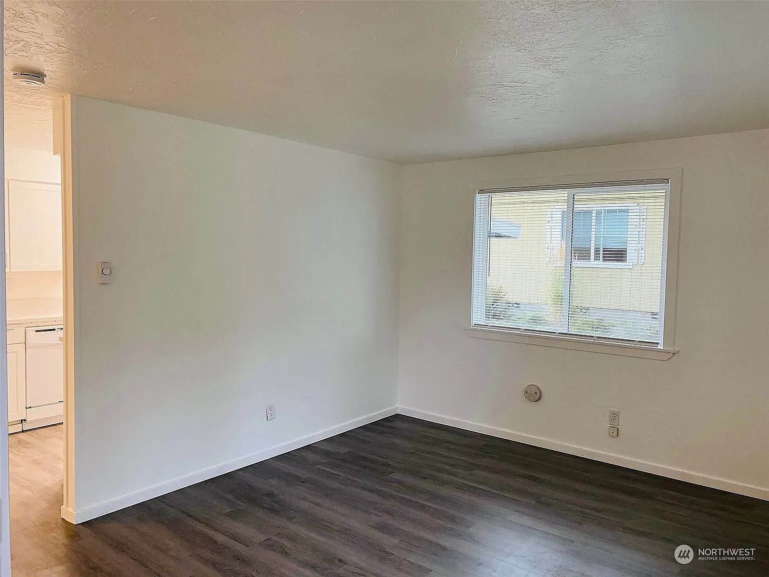 2 bed, 800 sqft, $2,150 — Photo 2
