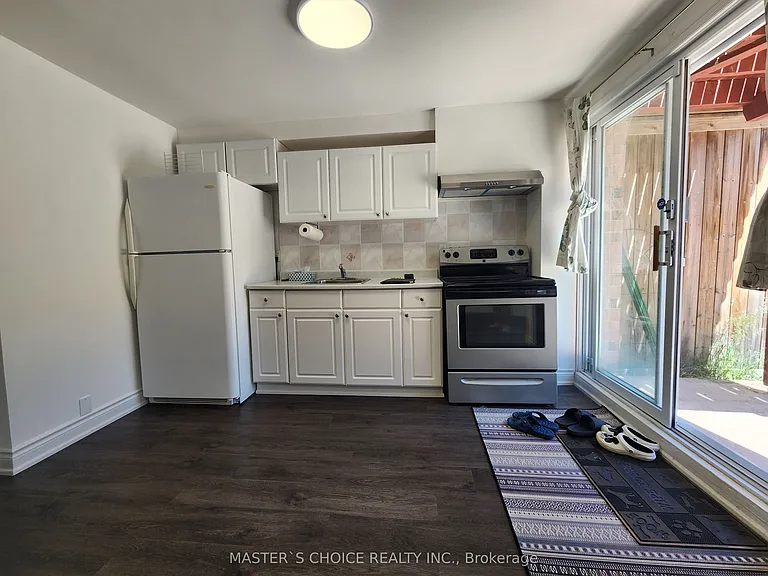82 Bellagio Cres #BASEMENT — Photo 2