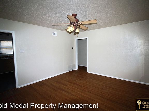 2nd image of 502 Crockett Dr