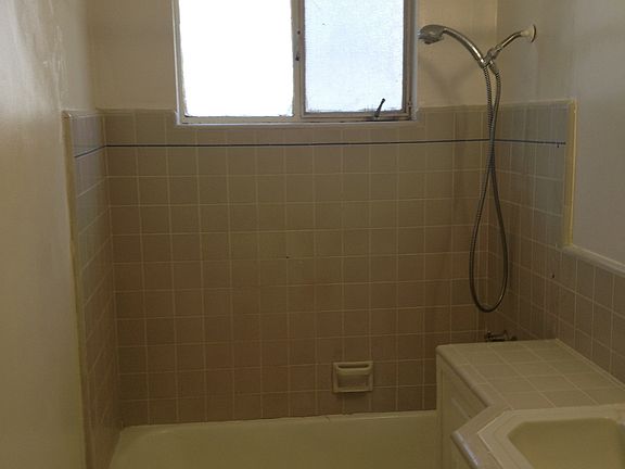 4th image of 4160 Lockland Pl APT A