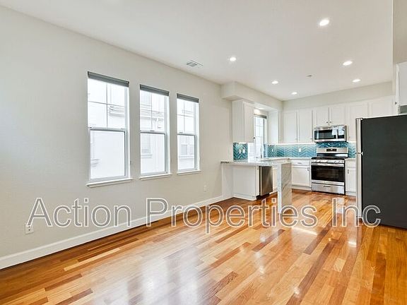4th image of 581 Blackwood Trl