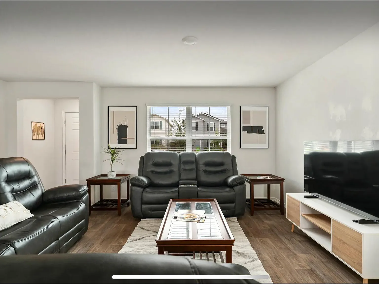3 bed, 2.5 bath, 1508 sqft, $1,815 — Photo 2