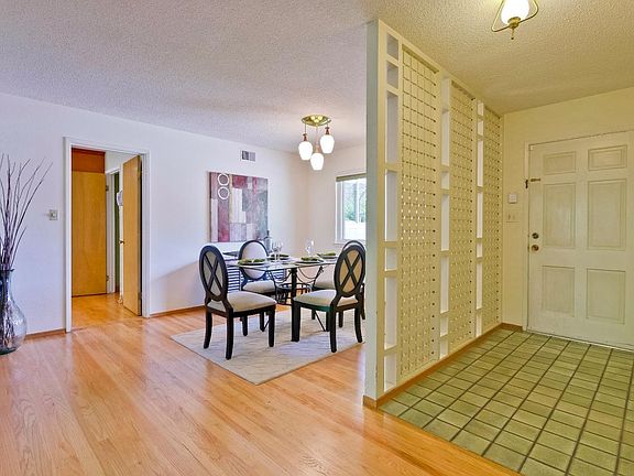 4th image of 842 Hanover Ave