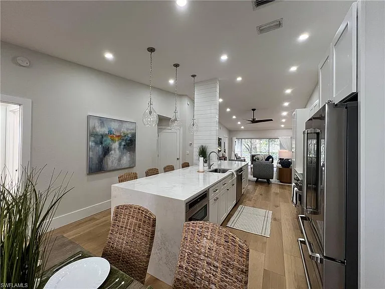 7087 Barrington Cir #201 — Photo 17