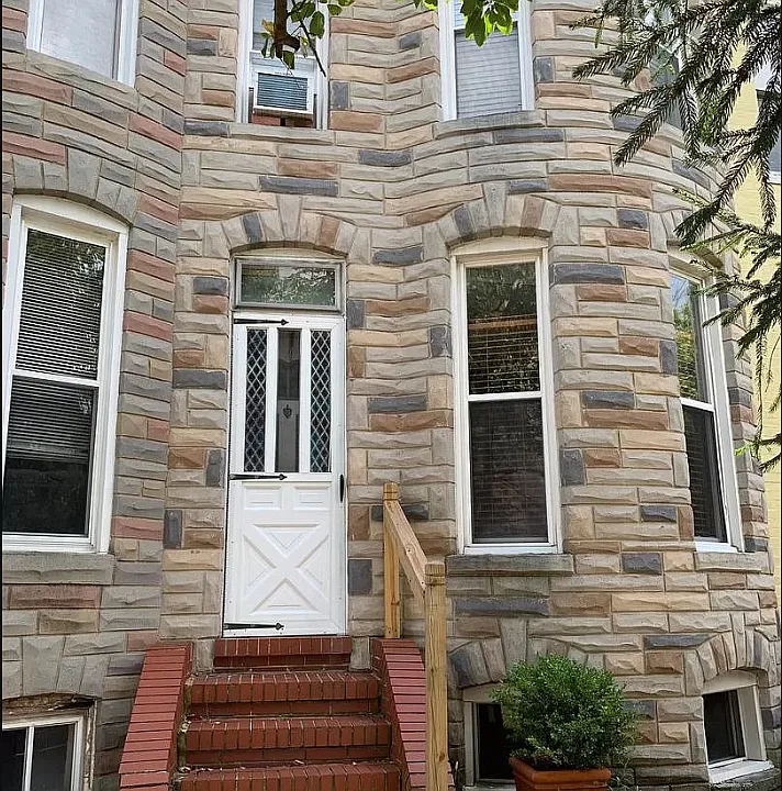255 W 31st St