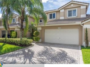 15862 SW 10th St, Hollywood, FL 33027