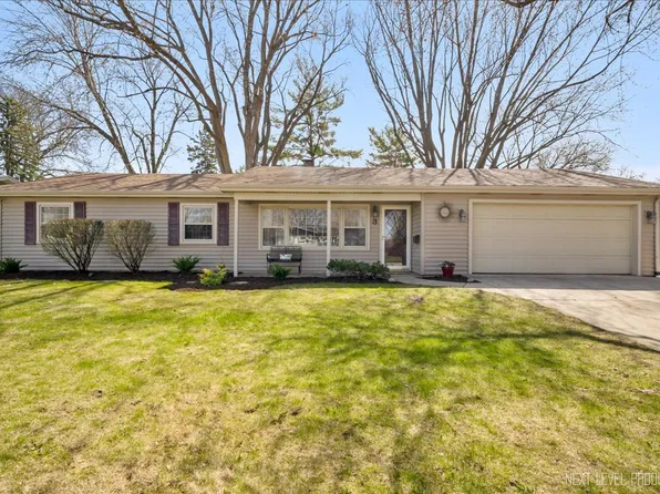 3 Candlewick Ct, North Aurora, IL 60542