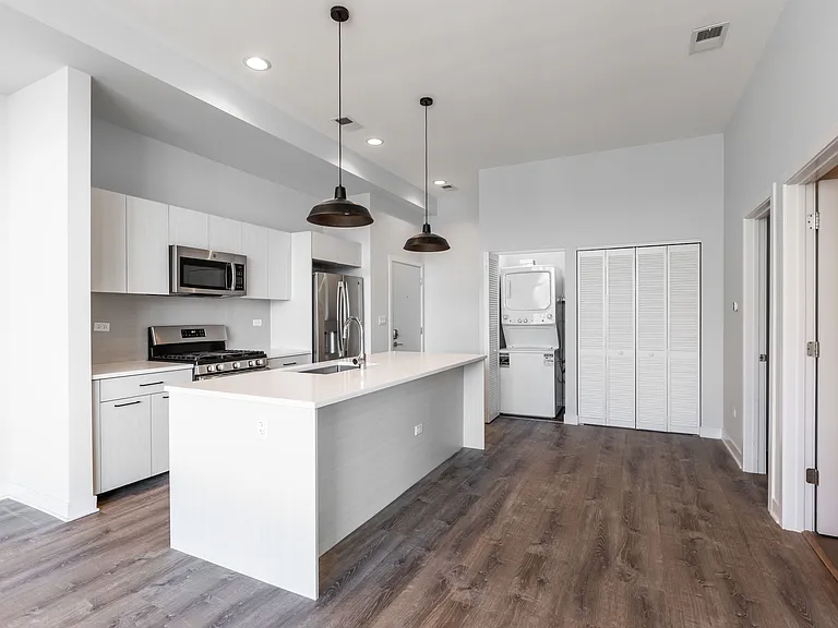 2246 W Lawrence Ave #402 — Photo 3