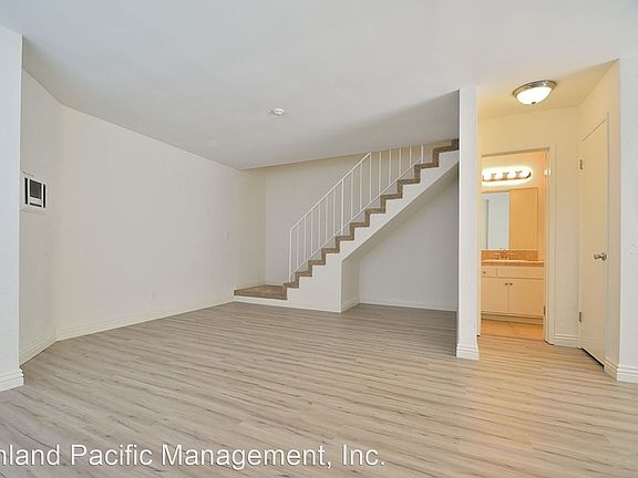 4th image of 1415 Stanford Ave #4