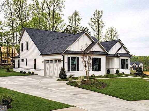 3rd image of 2855 Medford Dr