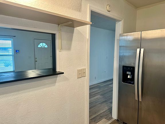 4th image of 847 Parkwood Ave