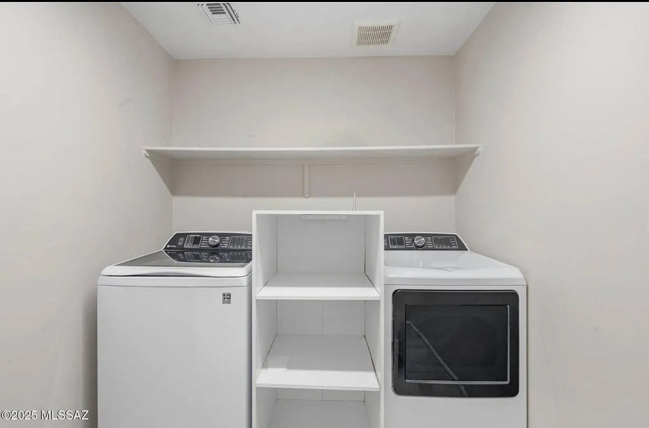 5 bed, 2633 sqft, $2,500 — Photo 3