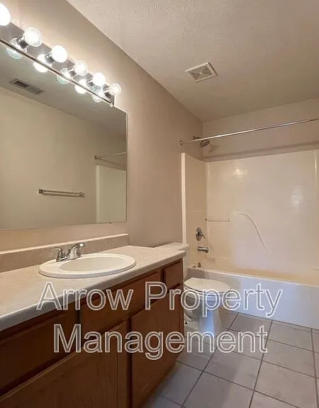 1660 Swanson Dr — Photo 9