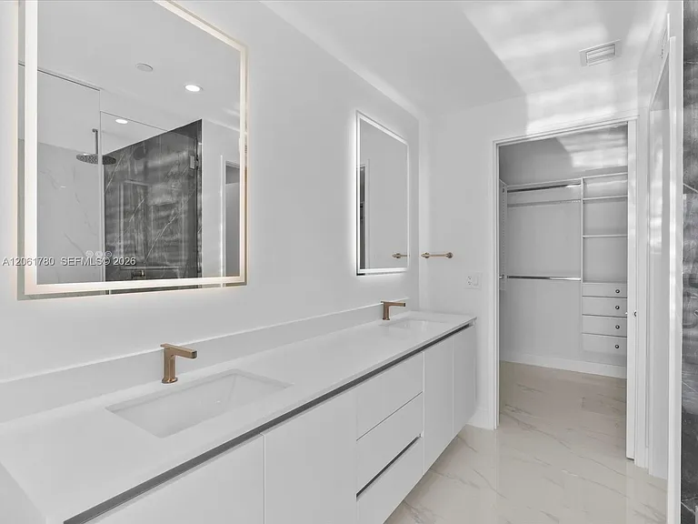 700 NE 24th St #503 — Photo 24