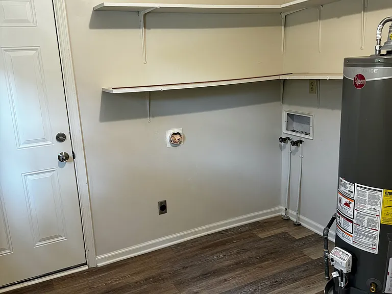 1497 Drayton Woods Dr — Photo 12