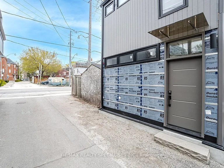 238 Pape Ave #COACH — Photo 2