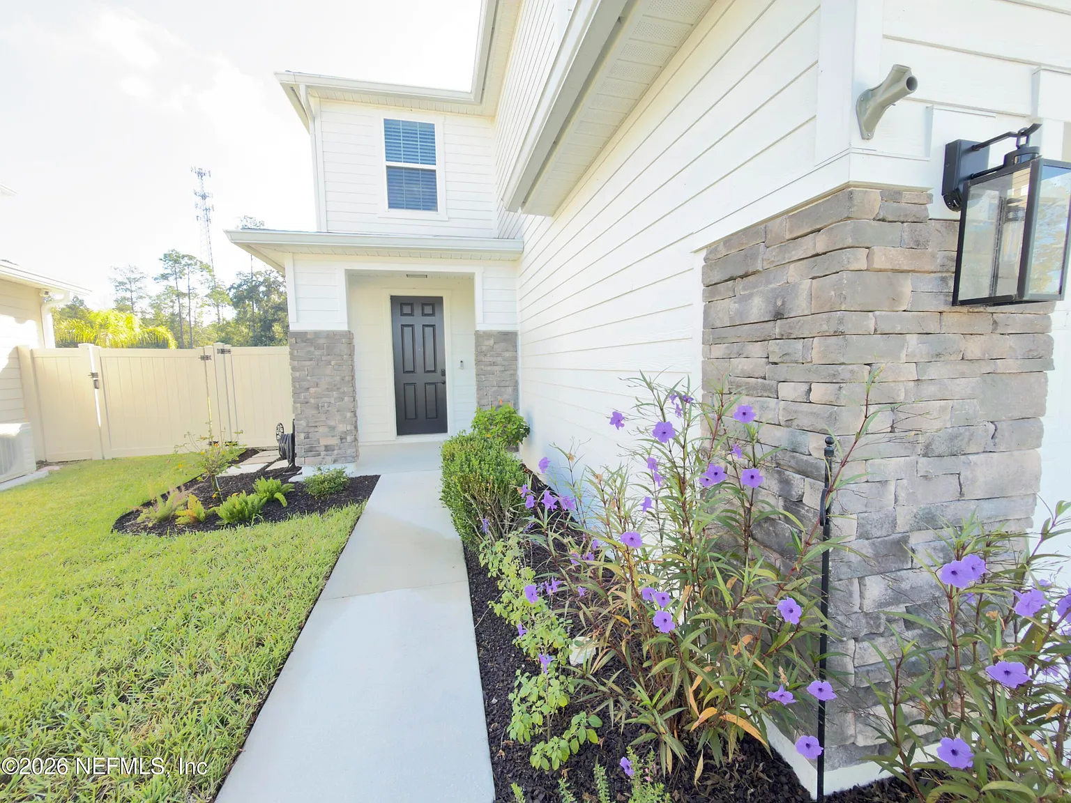 3 bed, 2.5 bath, 1966 sqft, $2,850 — Photo 2