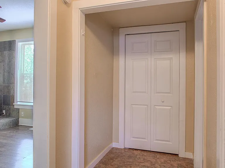 626 N Corona St — Photo 10