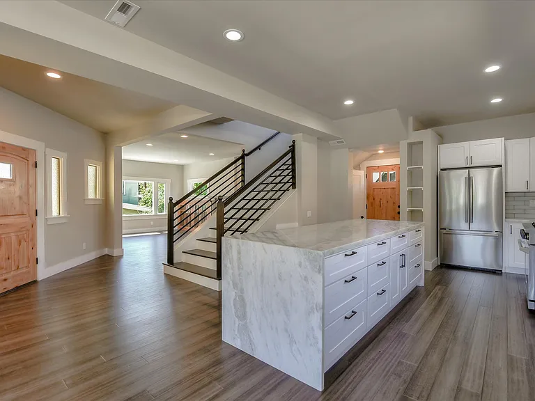 399 Jayne Ave — Photo 6