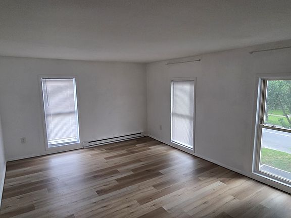 4th image of 164-166 Main St #166B