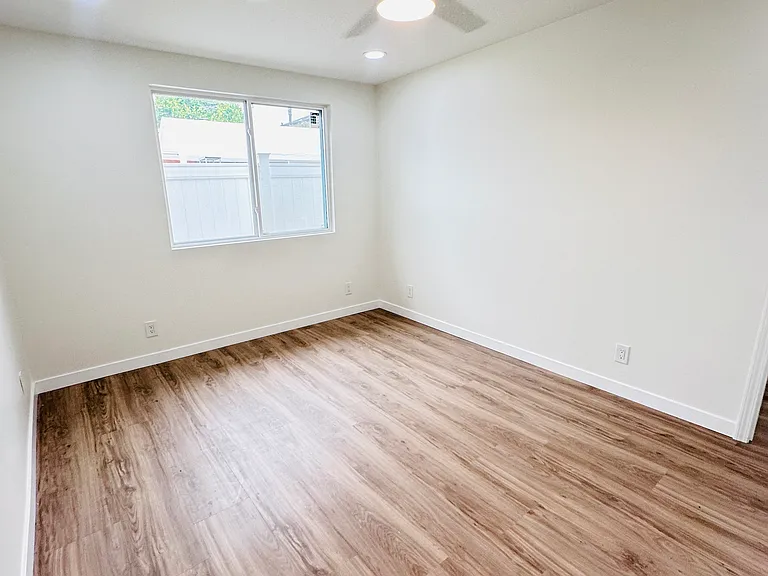 255 D St — Photo 8