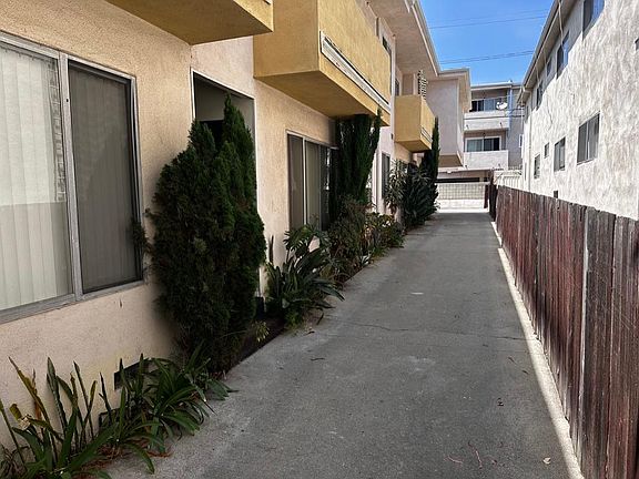 2nd image of 11937 Kiowa Ave APT 6