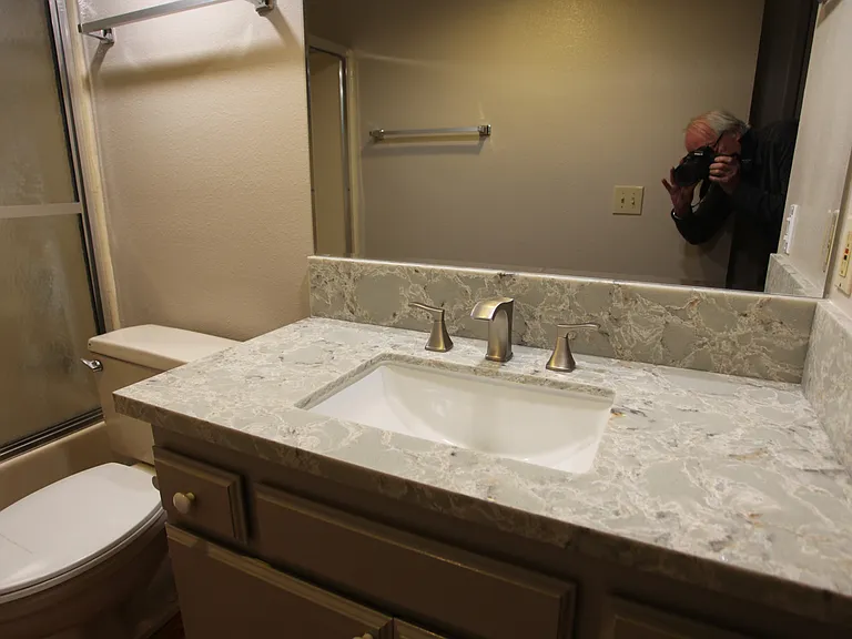 2001 Lakeridge Cir #203 — Photo 5
