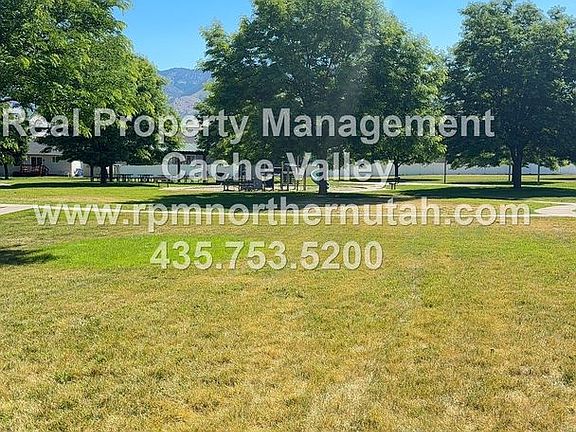 5th image of 450 Maple Cir