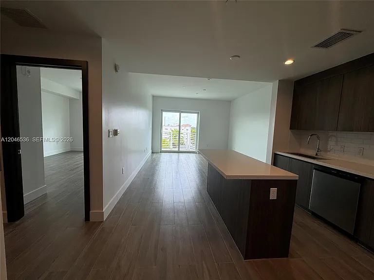 1938 Jackson St #503 — Photo 8