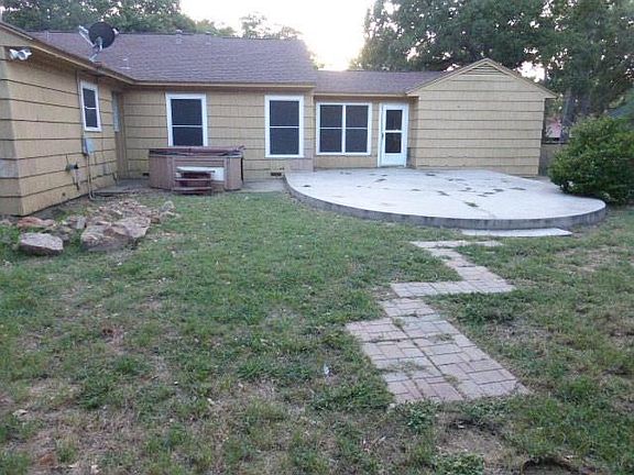 3rd image of 1606 NW 6th Ave