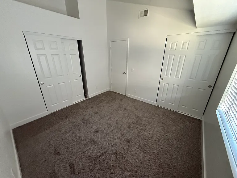 79 Golden Gate Cir — Photo 3