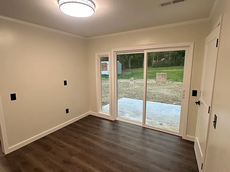330 Pine Forest Ln — Photo 10