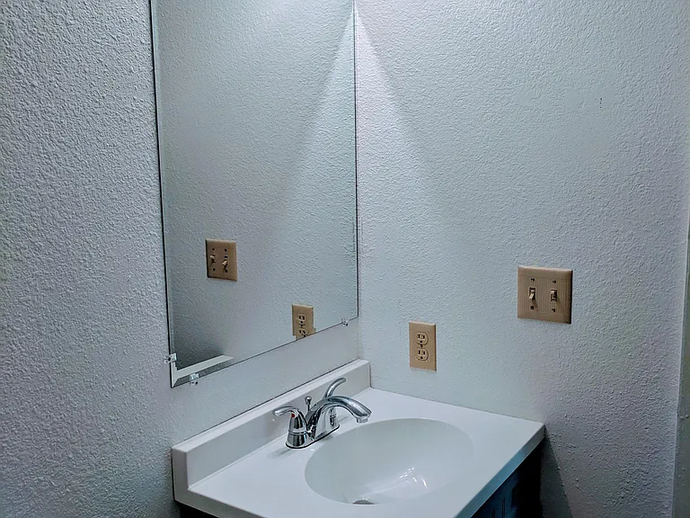2902 Dawn Dr #2 — Photo 12