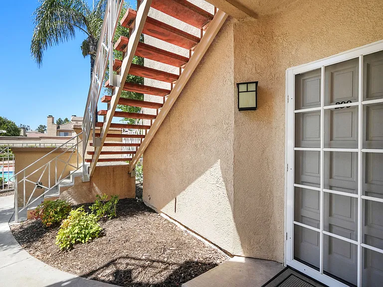 23609 Del Monte Dr #299 — Photo 4