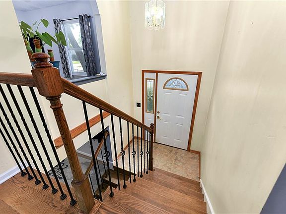 3rd image of 5340 Hazen Ave
